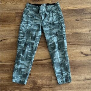 Women’s Camo Cargo Pants - Green